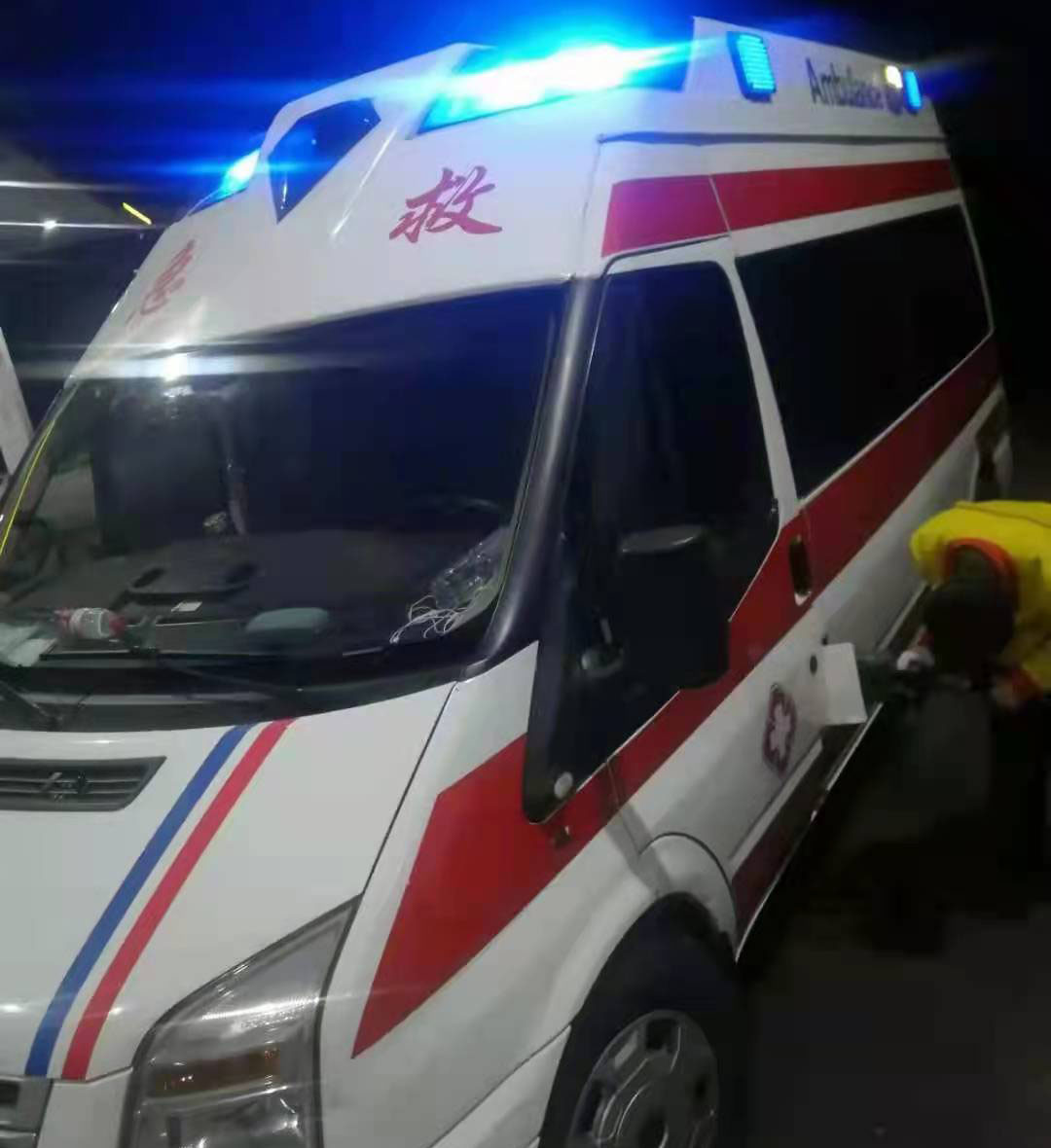 南澳县专业救护车出租